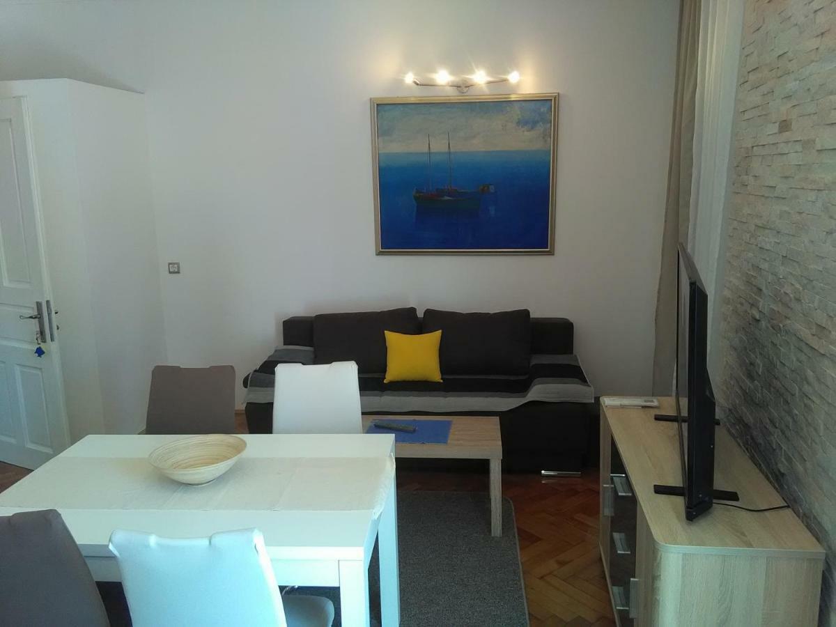 Apartment Sandra 2+2 *** Crikvenica Esterno foto