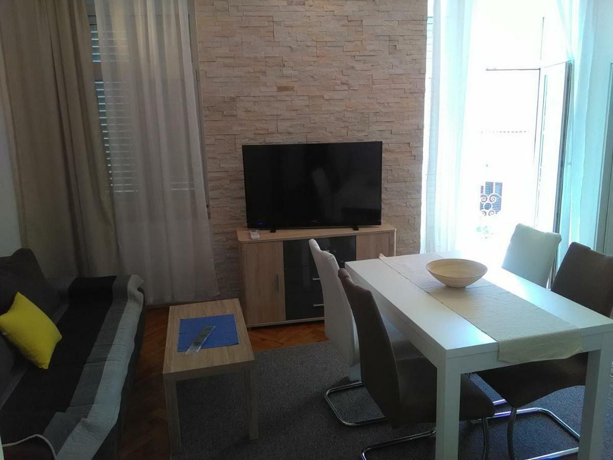 Apartment Sandra 2+2 *** Crikvenica Esterno foto