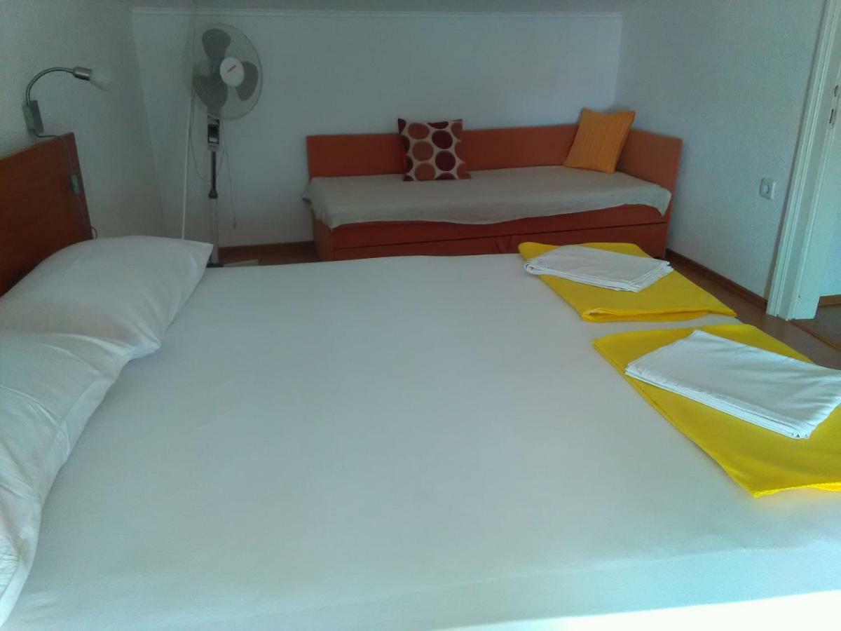 Apartment Sandra 2+2 *** Crikvenica Esterno foto